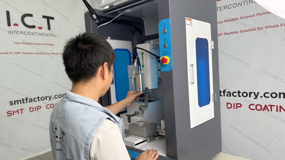 Robot di avvitatura SCR300.jpg