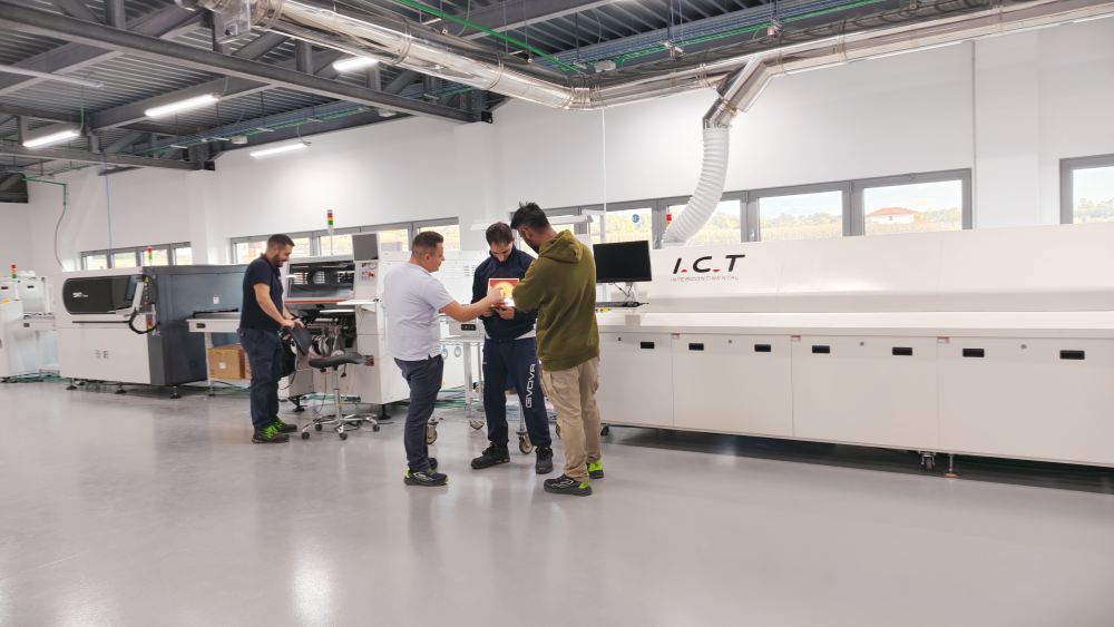 I.C.T LED Linea di produzione nastri in Italia 03.jpg